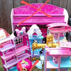 Bundle Of Princess Castles And Doll Houses Asking $20 For All Super Fun For Your Play Area 