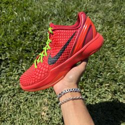 Nike Kobe 6 Protro GS “Reverse Grinch” Size 6.5Y/8W