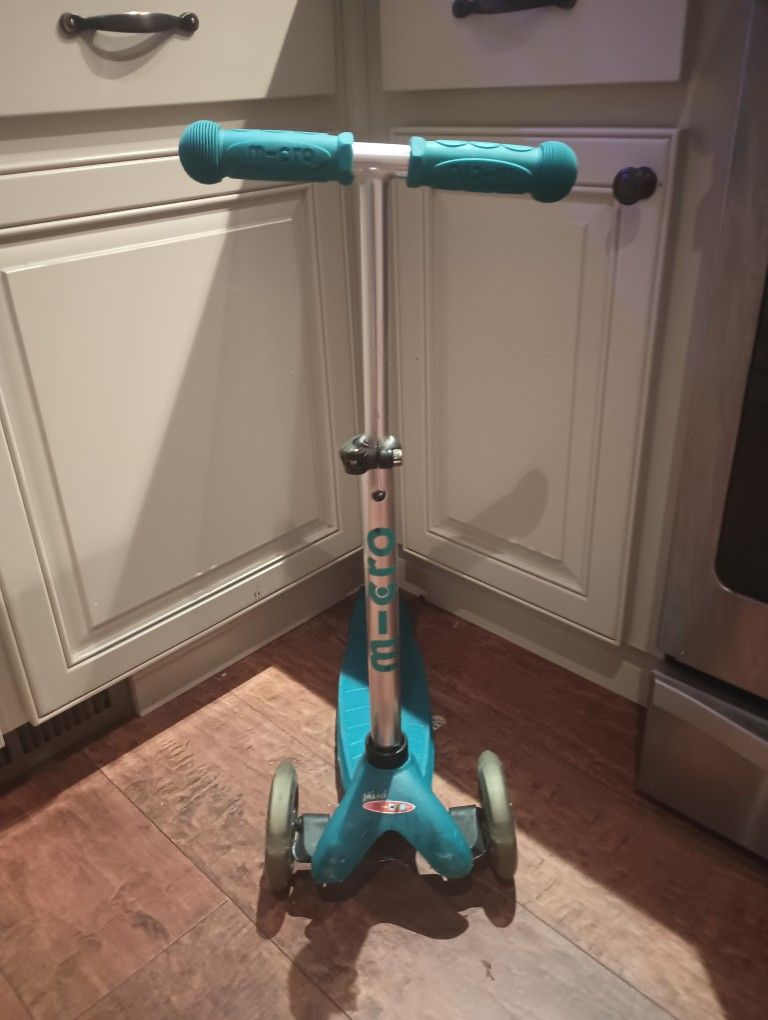 3 Wheel Toddler Scooter