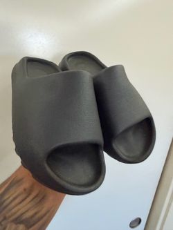 Yezzy Slides