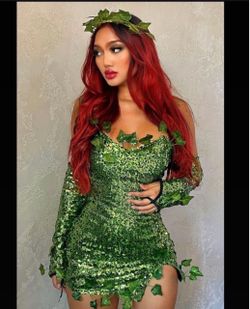 Poison ivy costume.
