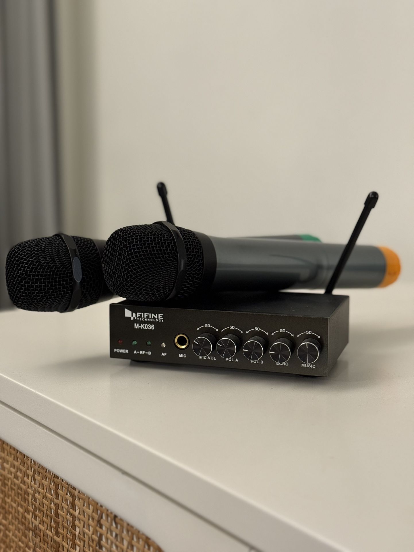 Dual Channel Wireless Handheld Microphone and Receiver (karaoke)