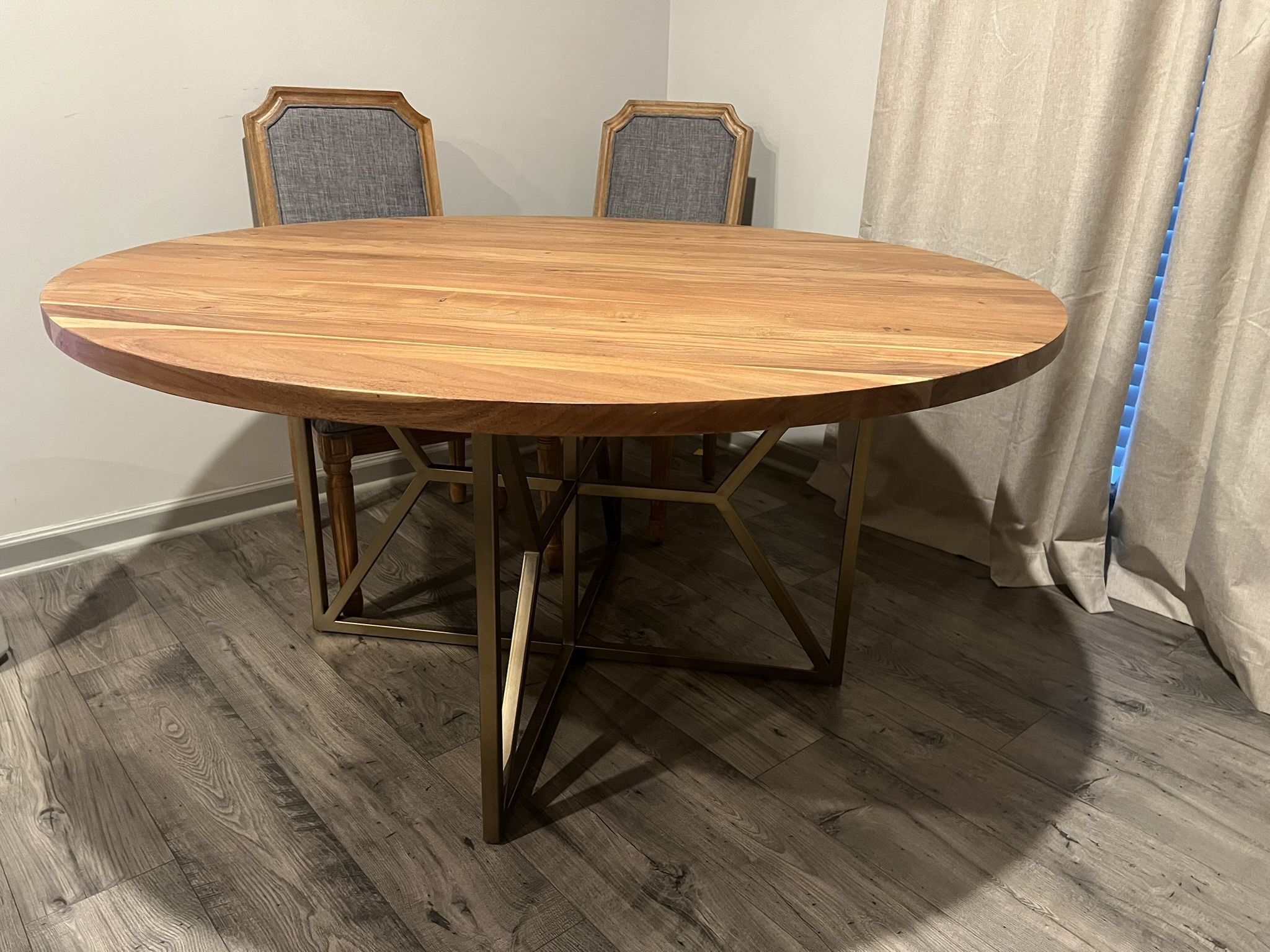 Crate & Barrel Kitchen Dining Round Table