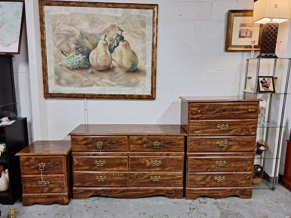 (3)pc Bedroom Set(Dresser,Chest,Nightstand)