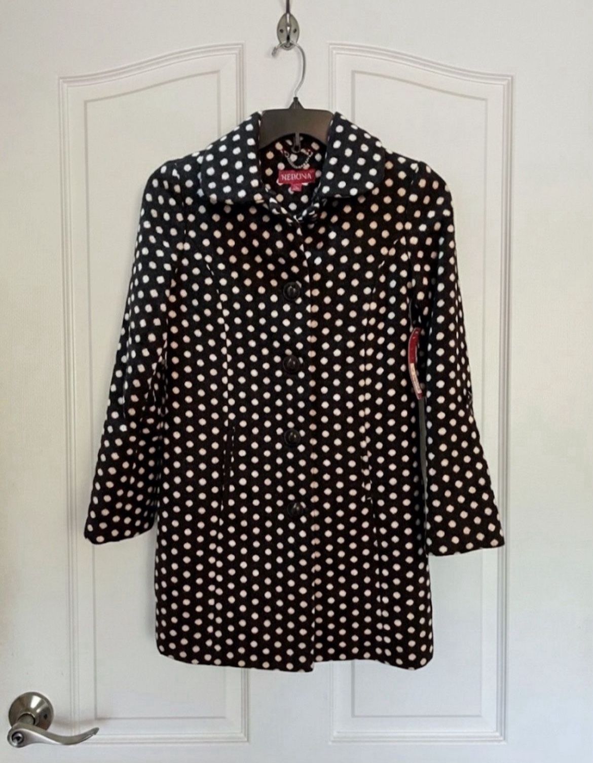 Women Coat(New With Tag) Size Small (Pick upπ In Bellevue) *Check out my Other Posts π