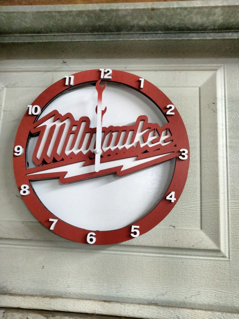 Magnetic Milwaukee Clock 🧲🧲🧲 ⏰