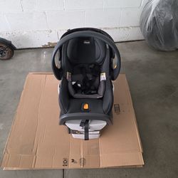 Chicco baby car seat