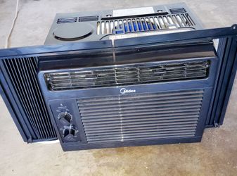 Midea 5,000 BTU Window Air Conditioner – Black – In Great Working Condition