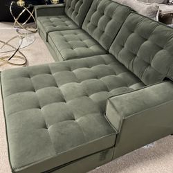 Stunning Stylish Cozy Sectional!