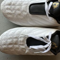 TKD Girls Indoor Mat Shoes Size 5