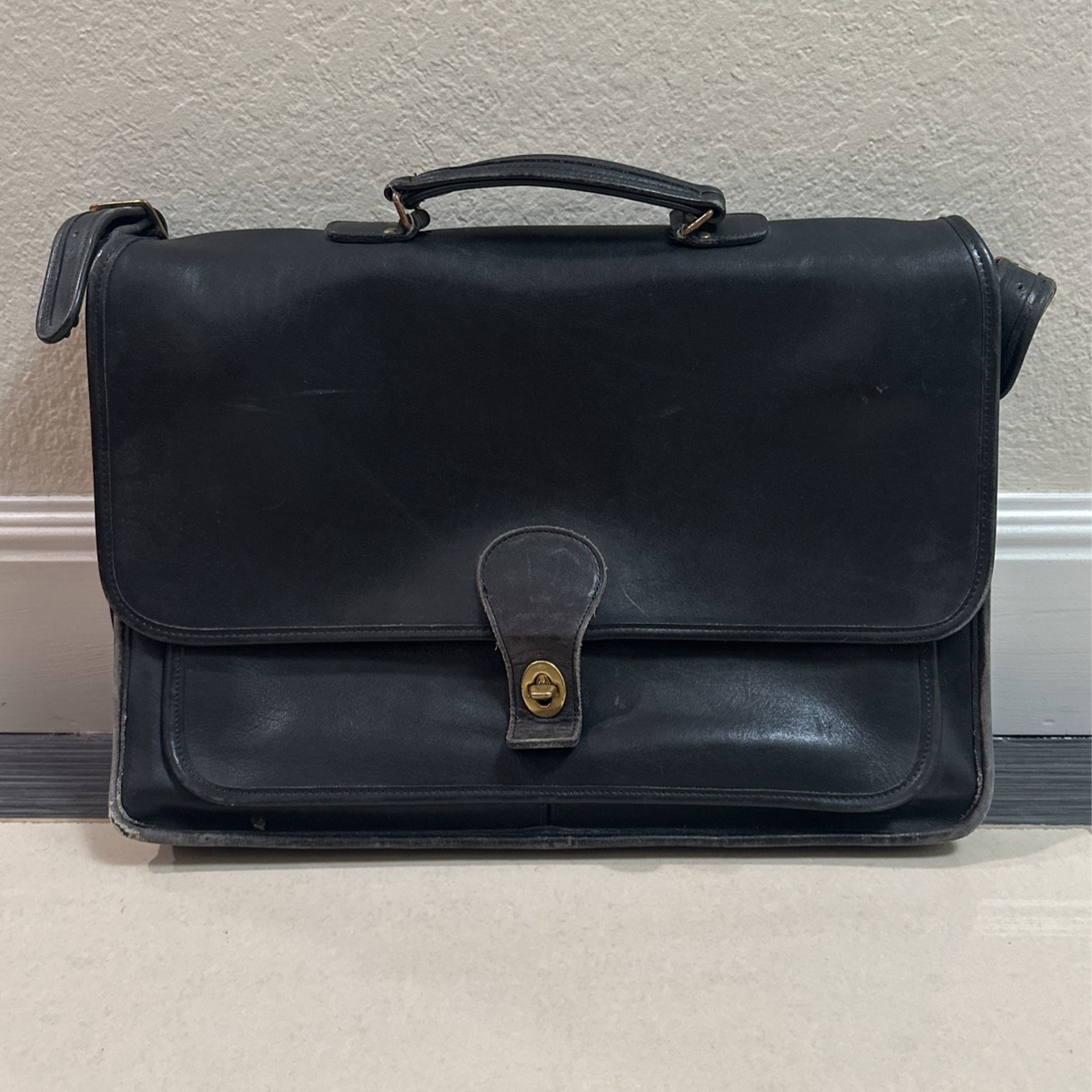 オールドコーチ Vintage COACH Leather Briefcase 1d4437c533b945c1a30867c1f3a47d