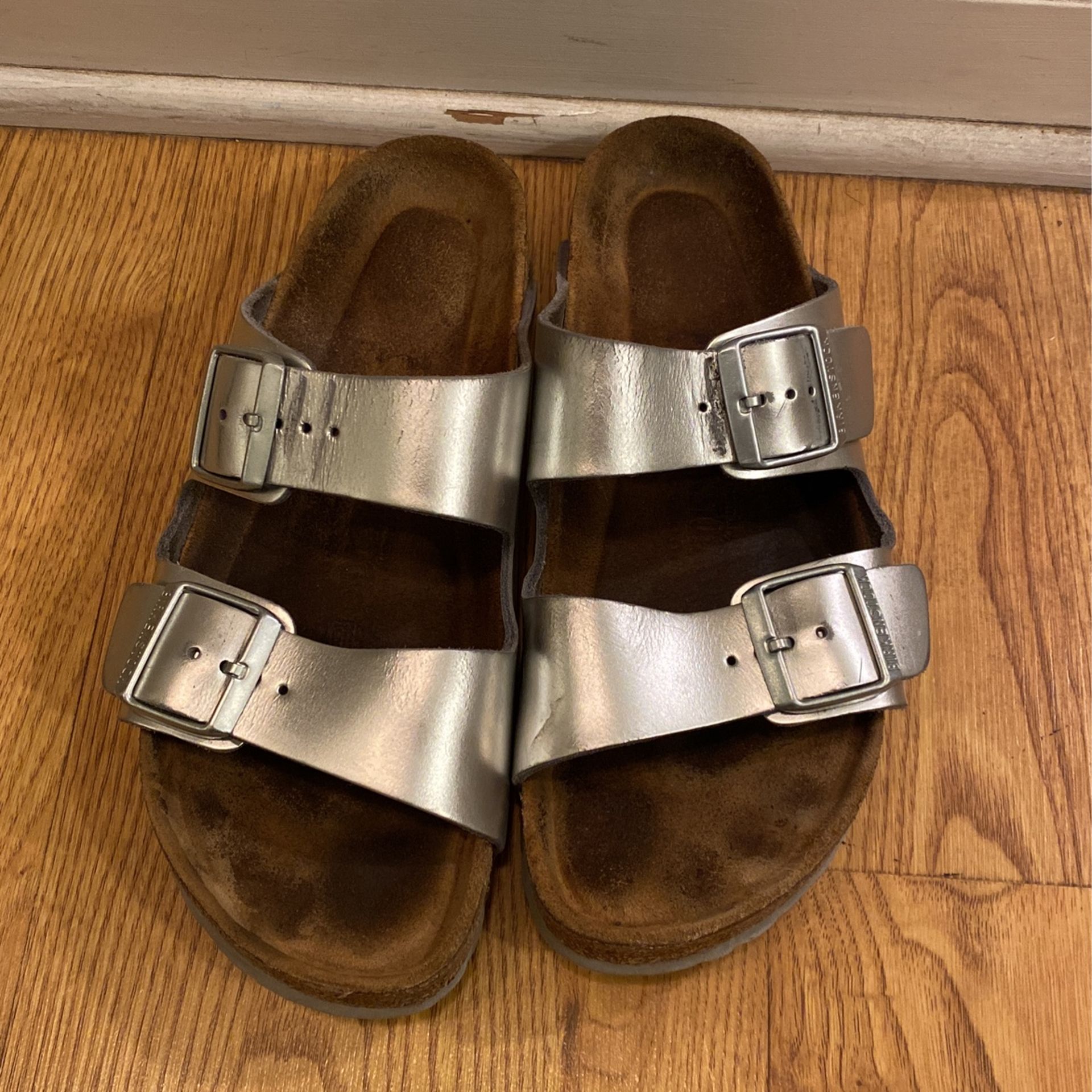 Birkenstocks Silver Arizona Style Leather Size 39 for Sale WA OfferUp