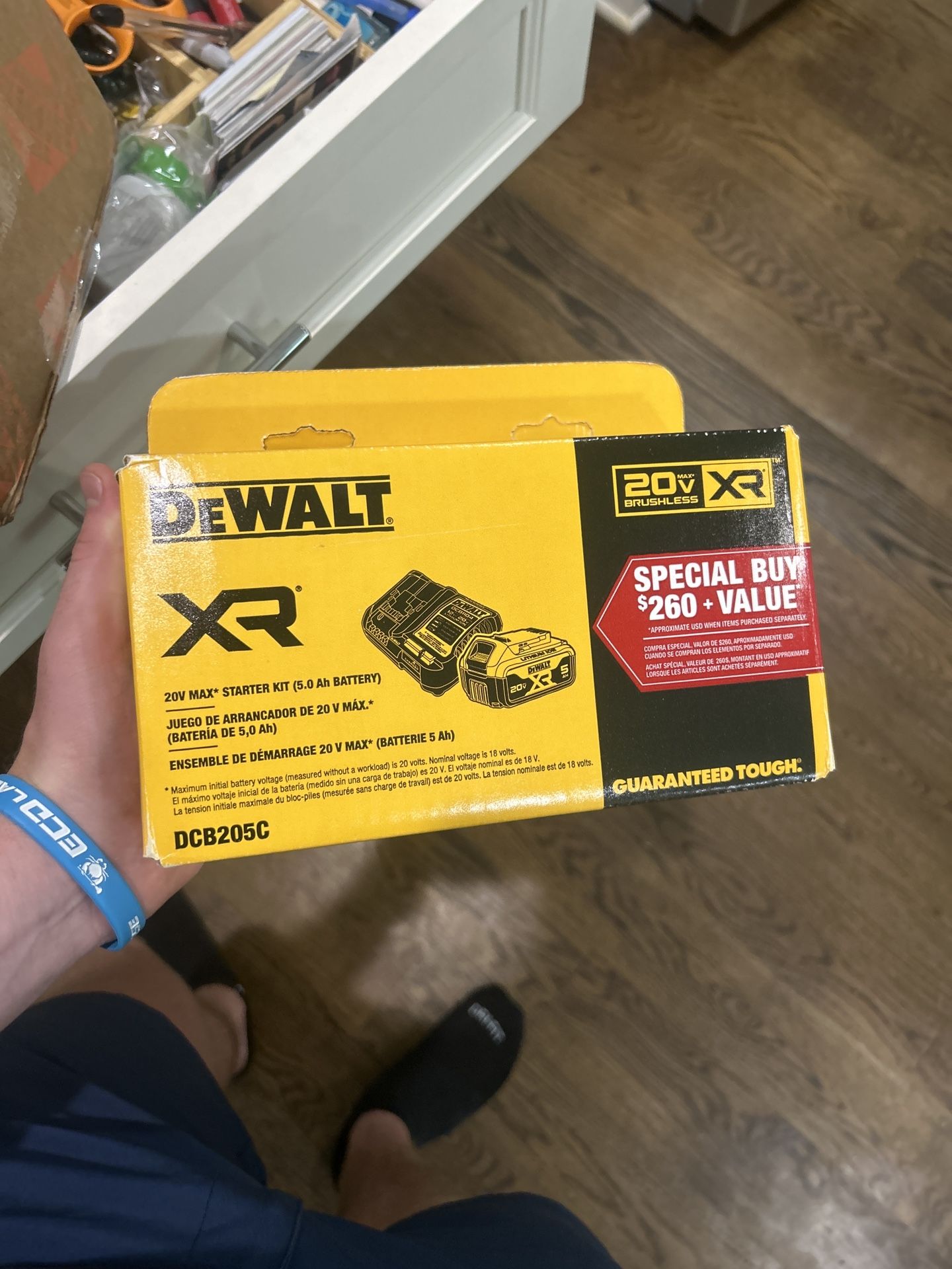 DeWalt 20-Volt Maximum XR 5.0 Ah Battery Pack and Charger