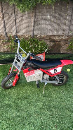 Razor Electric Motorcycle MX 350 and battery charger
