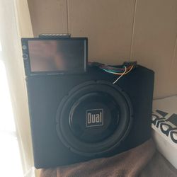 7" Touch Screen Stereo And Subwoofer