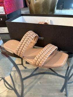 New Women’s Sandal 8.5
