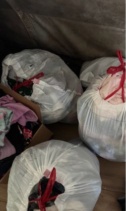 Kids clothes shoes and toys free