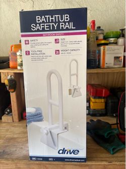 Tub safety rail