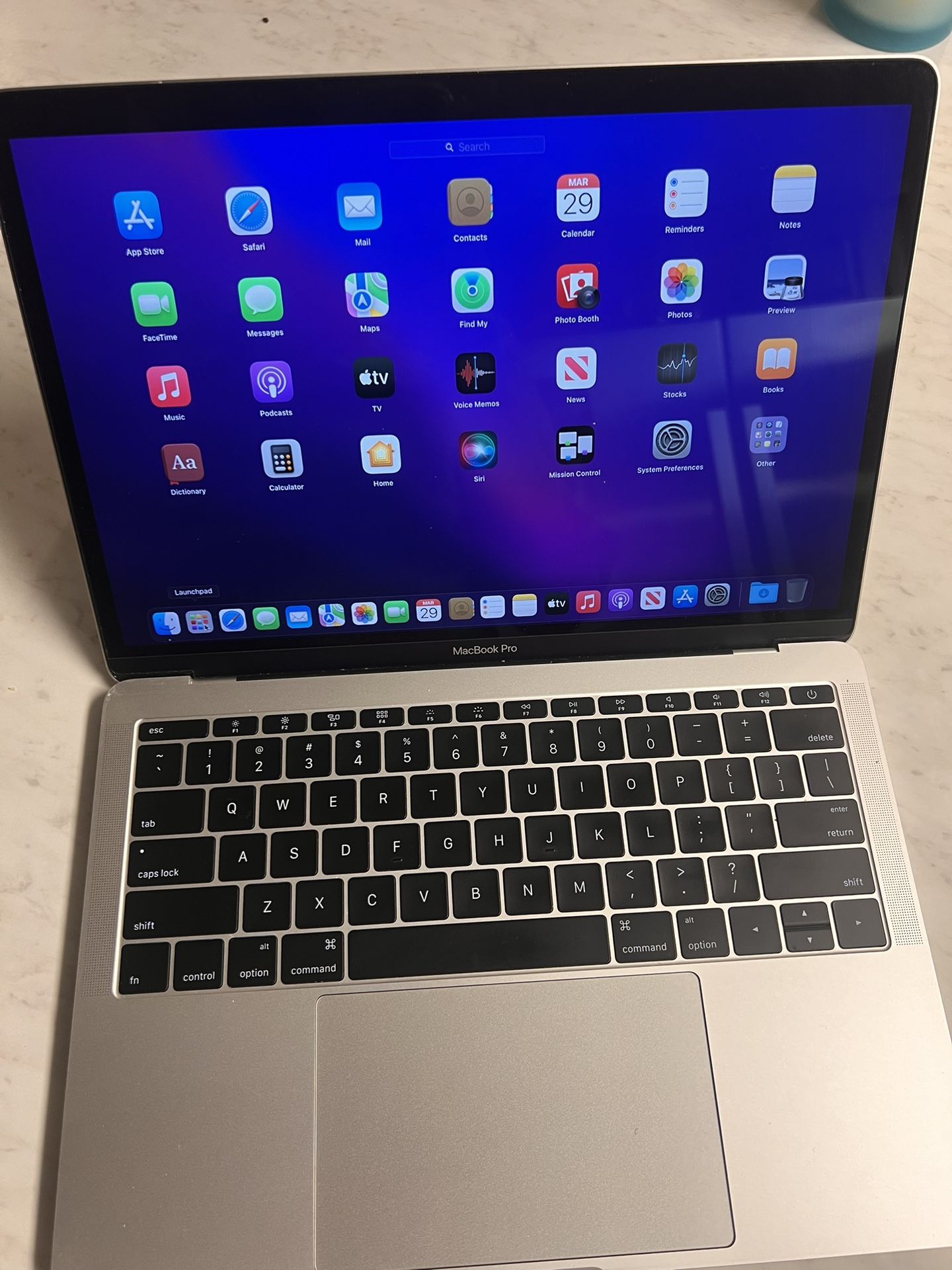 MacBook Pro 13, 1 16GB 6th Generation