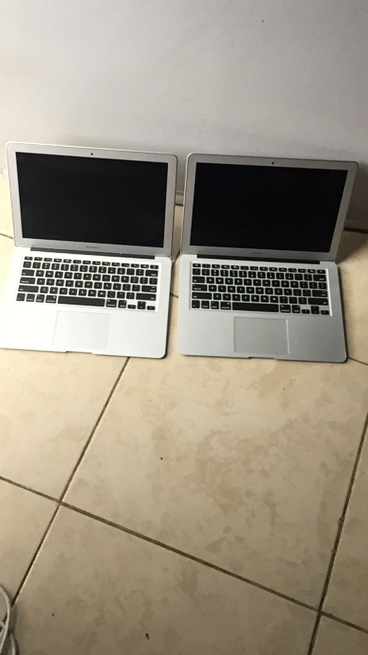 for Parts Two MacBook Air 2017 good Screen both not turn on