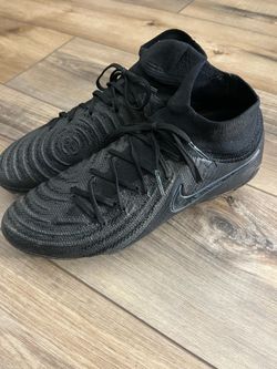 Nike Phantom Elite soccer cleats. Mens 7.5