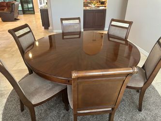 ROUND DINING ROOM SET