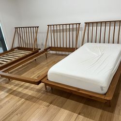  Twin Size Wood Spindle Bed