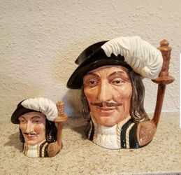 ROYAL DOULTON larg and small Toby Mug "Athos" 1955
