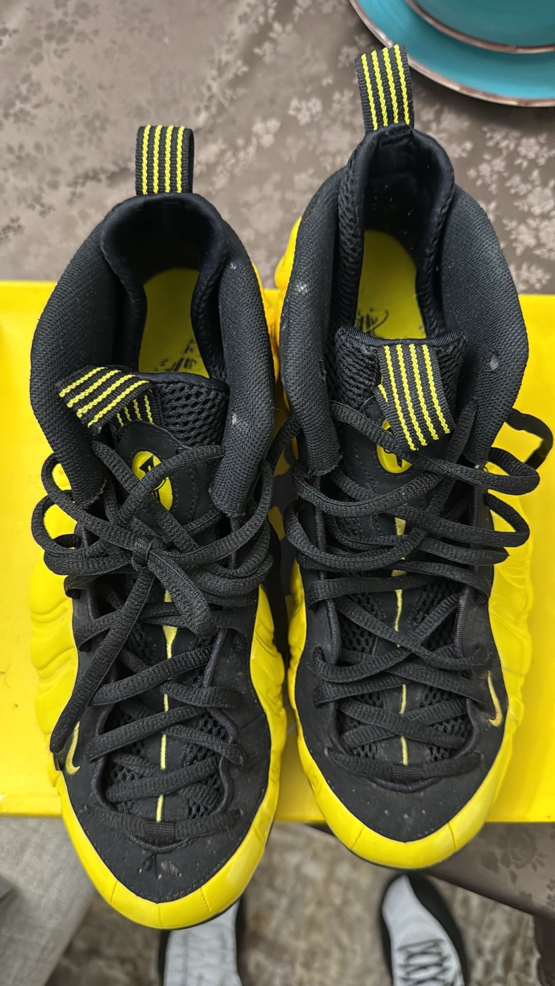 Nike Air Foamposite Yellow/Black Size 12