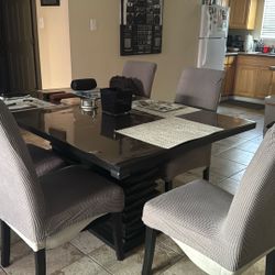 Dining table 