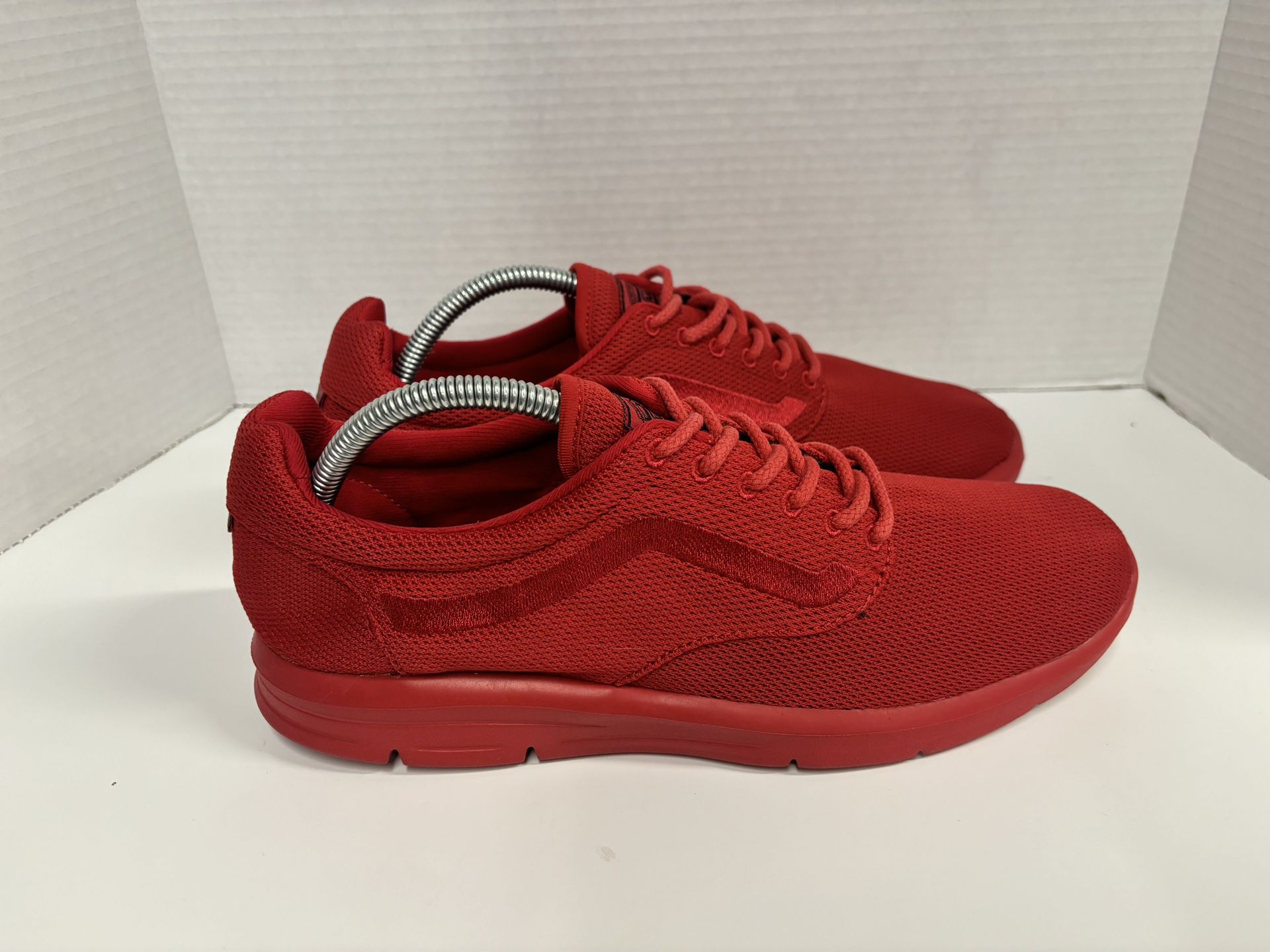 Vans Iso 1.5 + Mesh Mono Red Ultracush VN0A2Z5JL2 Mens size 10 skate shoes