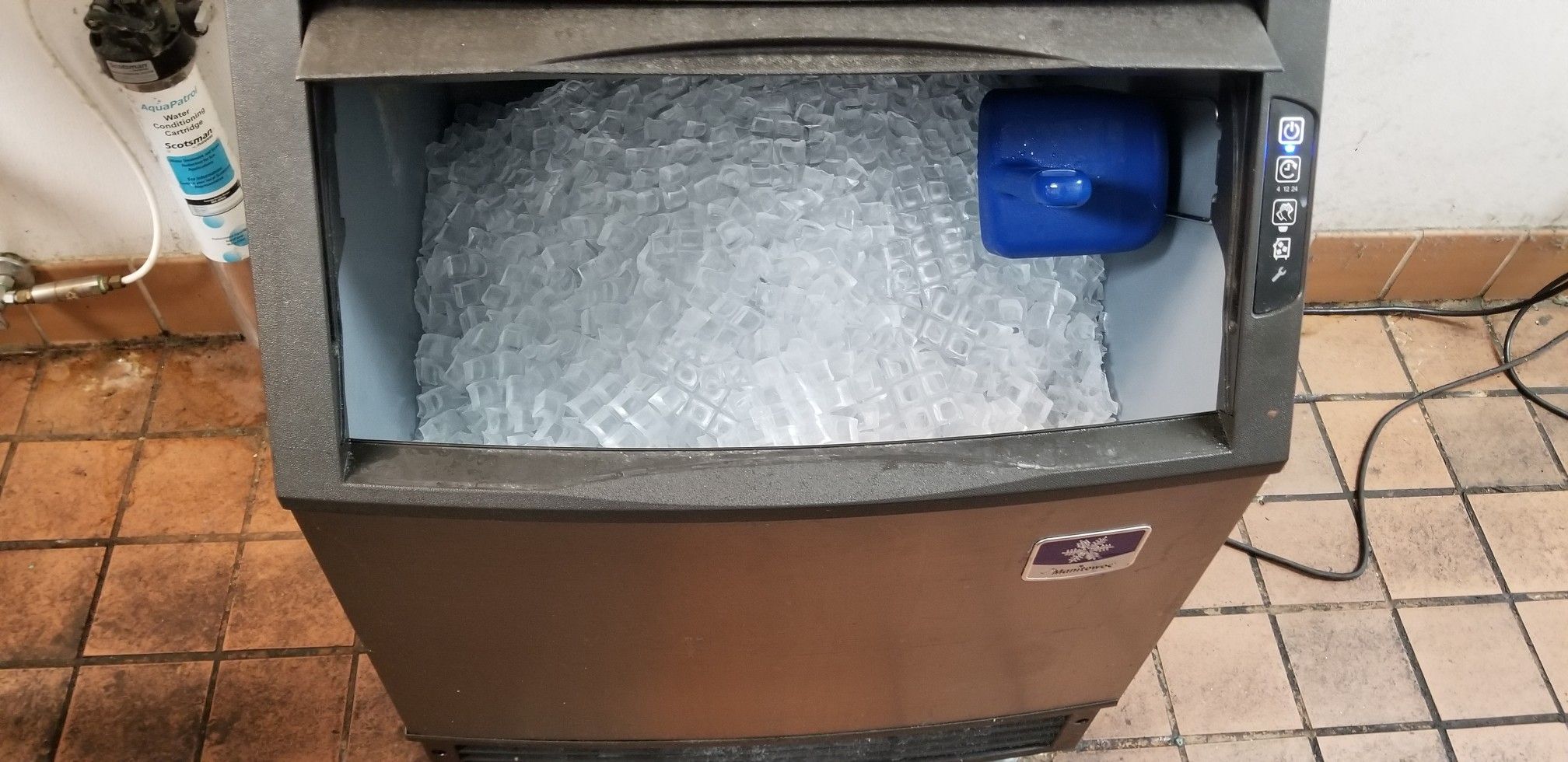 Manitowoc ice maker, ud0150a-161b