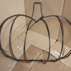 Wire Pumpkin Wreth Forms 2 Ea 20"x16"