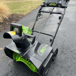 Green works 18” Snowblower