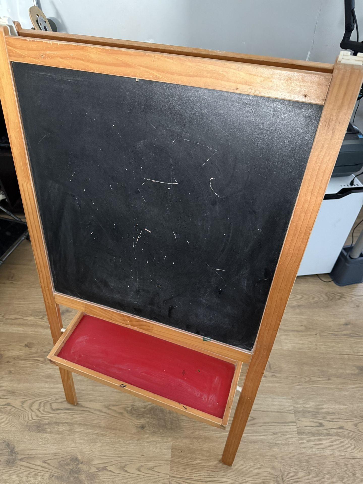 Standing Blackboard/Whiteboard