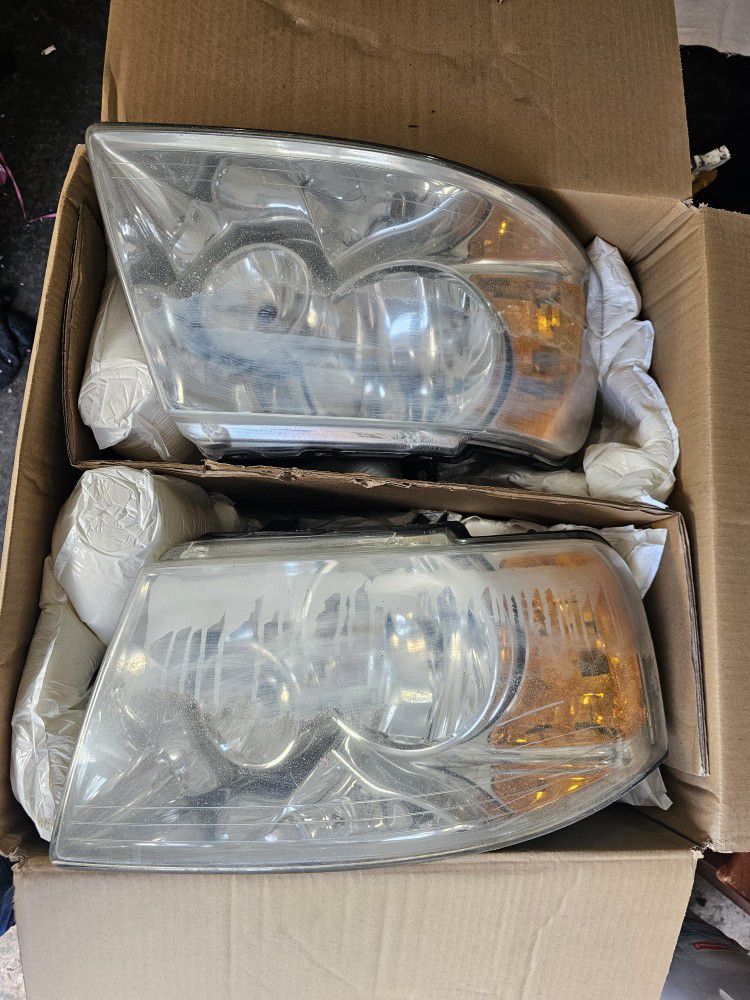 OEM Headlights for 2003 Ford Expedition-Eddie Bauer 