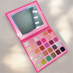 Morphe x Jefree Star eyeshadow palette swatched only