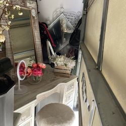 4 Piece Vanity Desk Set , Taupe And White, 3-ft L6 Drawers