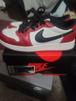 Nike Air Jordan 1 Low Chicago Sneakers