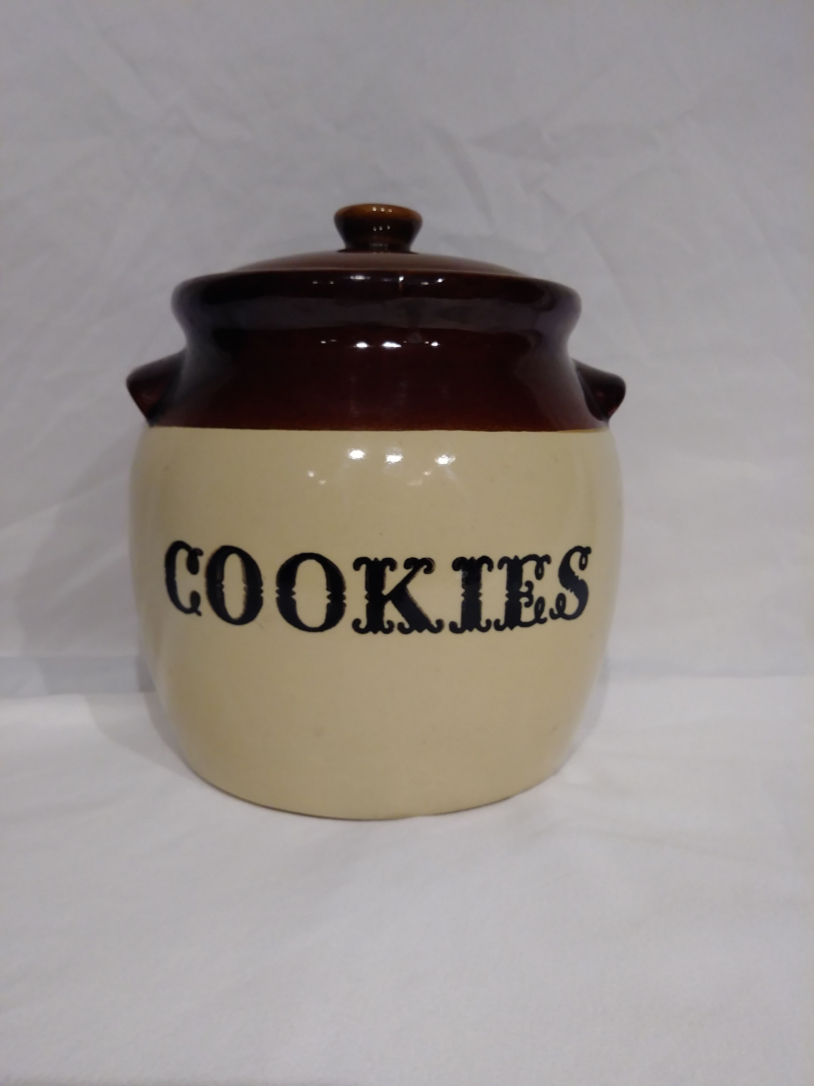 Vintage monmouth cookie jar maple leaf USA brown and tan