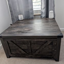Farmhouse Lift Top Coffee Table with Storage