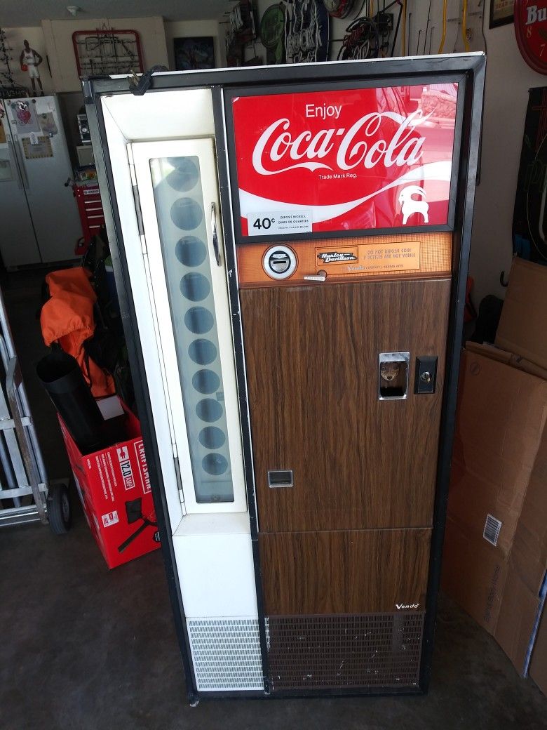 Vendo Coke Machine V90/10 Make Offer