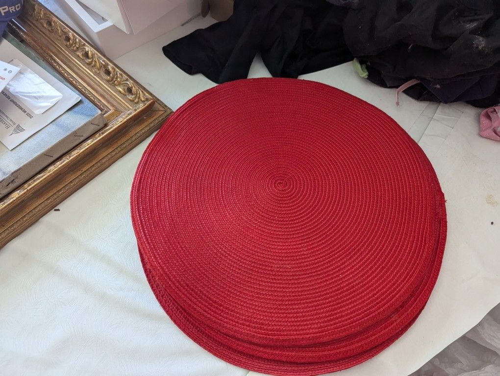 6 Red Placemats