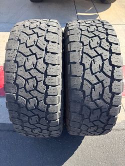 2 Toyo AT3 tires 285/70/17 around 60% life