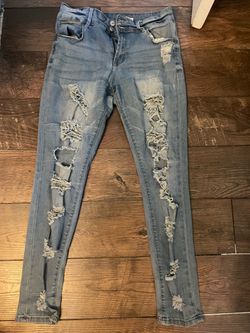 Ripped skinny jeans