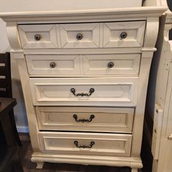 Twin Bedroom Set (Purchased From Jerome's)