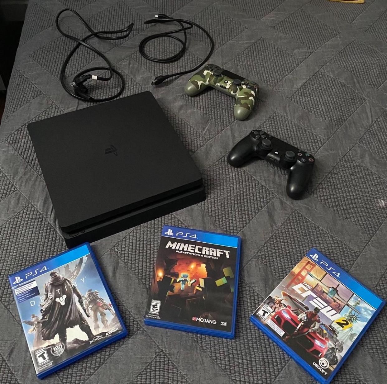 Play Station 4 