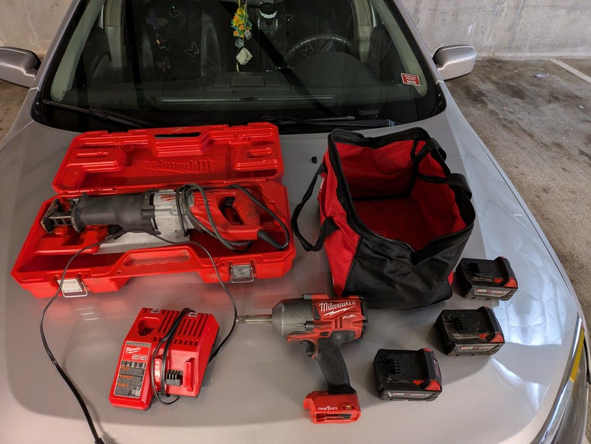 Milwaukee Power Tools
