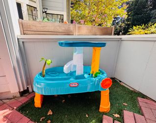 Little Tikes Waterfall Island Play Water Table Set