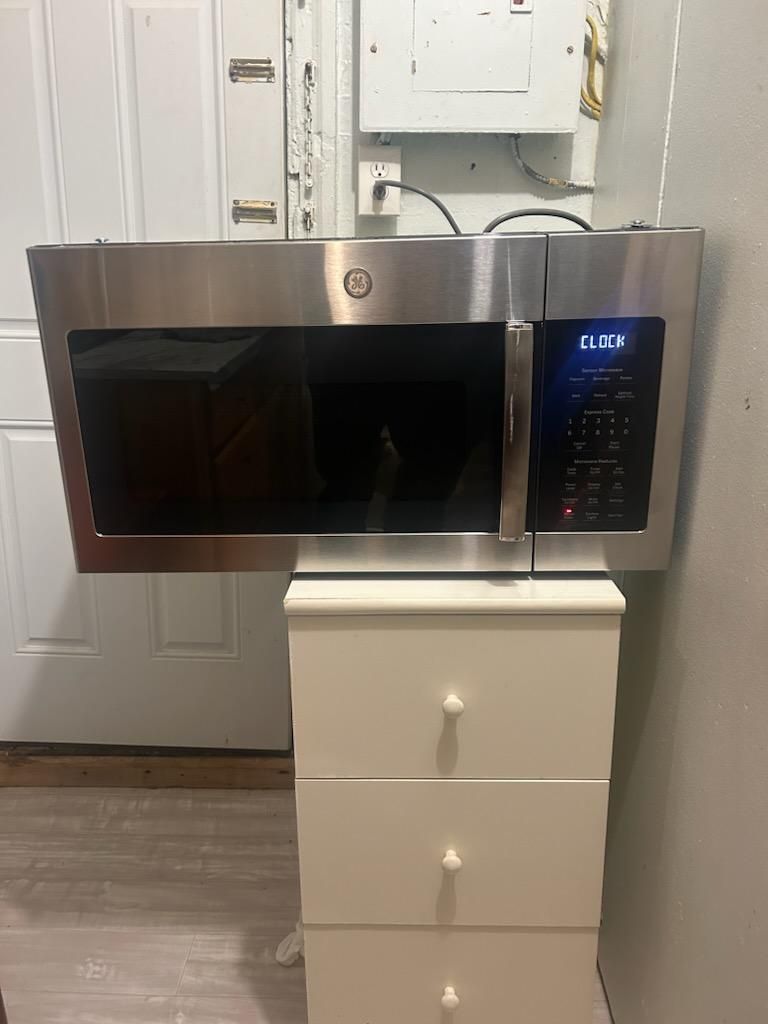 Huge/ Big ...Microwave